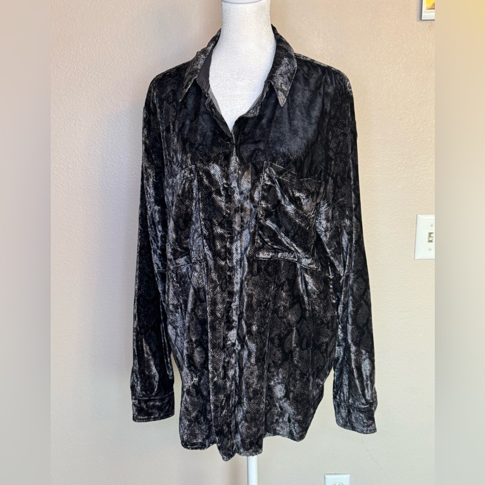 Pilcro- button up shirt. Size large
